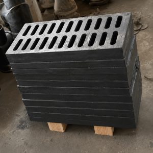 Tấm lưới thoát nước bằng gang dẻo MC01 650x350x40mm C250